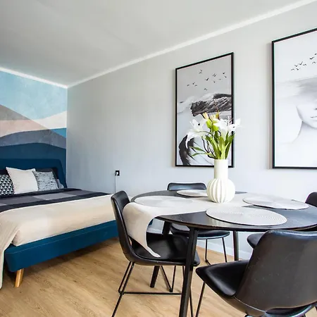 Potockiej 39 - Lazarz Apartmán Poznaň